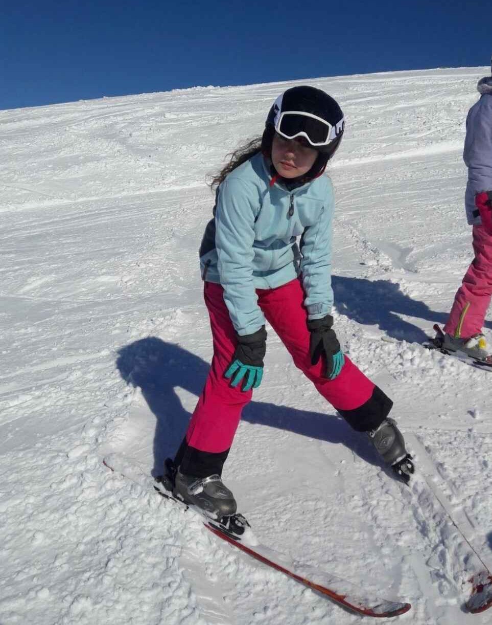 Picture of Noa when she was little skiing