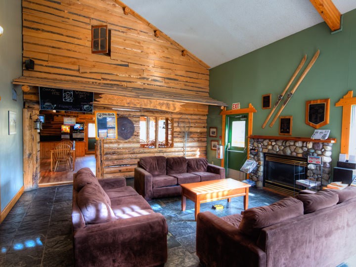 Ski Instructor Course Accommodation - Lounge