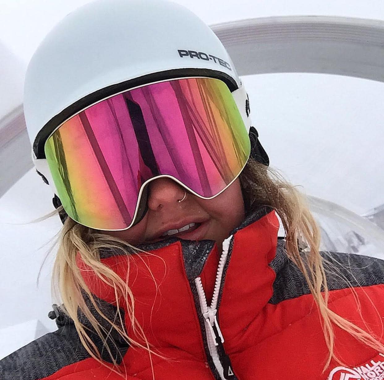 Katy Hallaband - Ski Instructor in Andorra