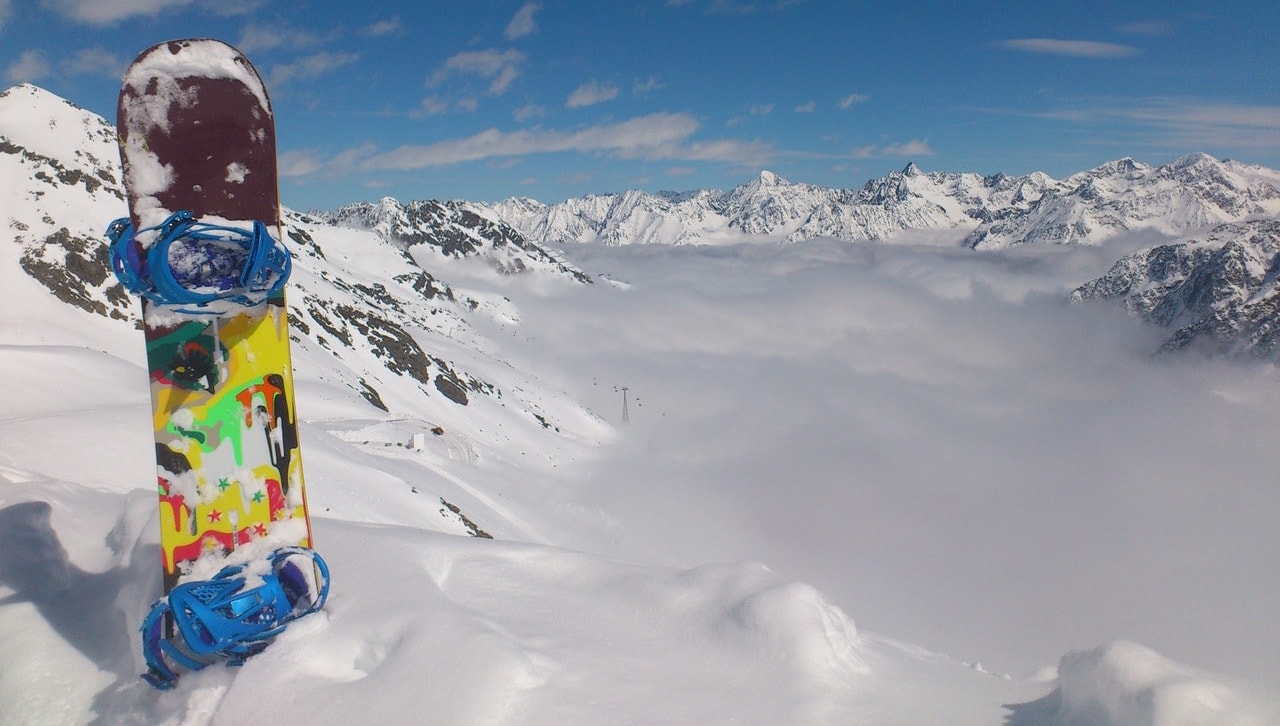 How to Snowboard Off-Piste, Safety & Technique